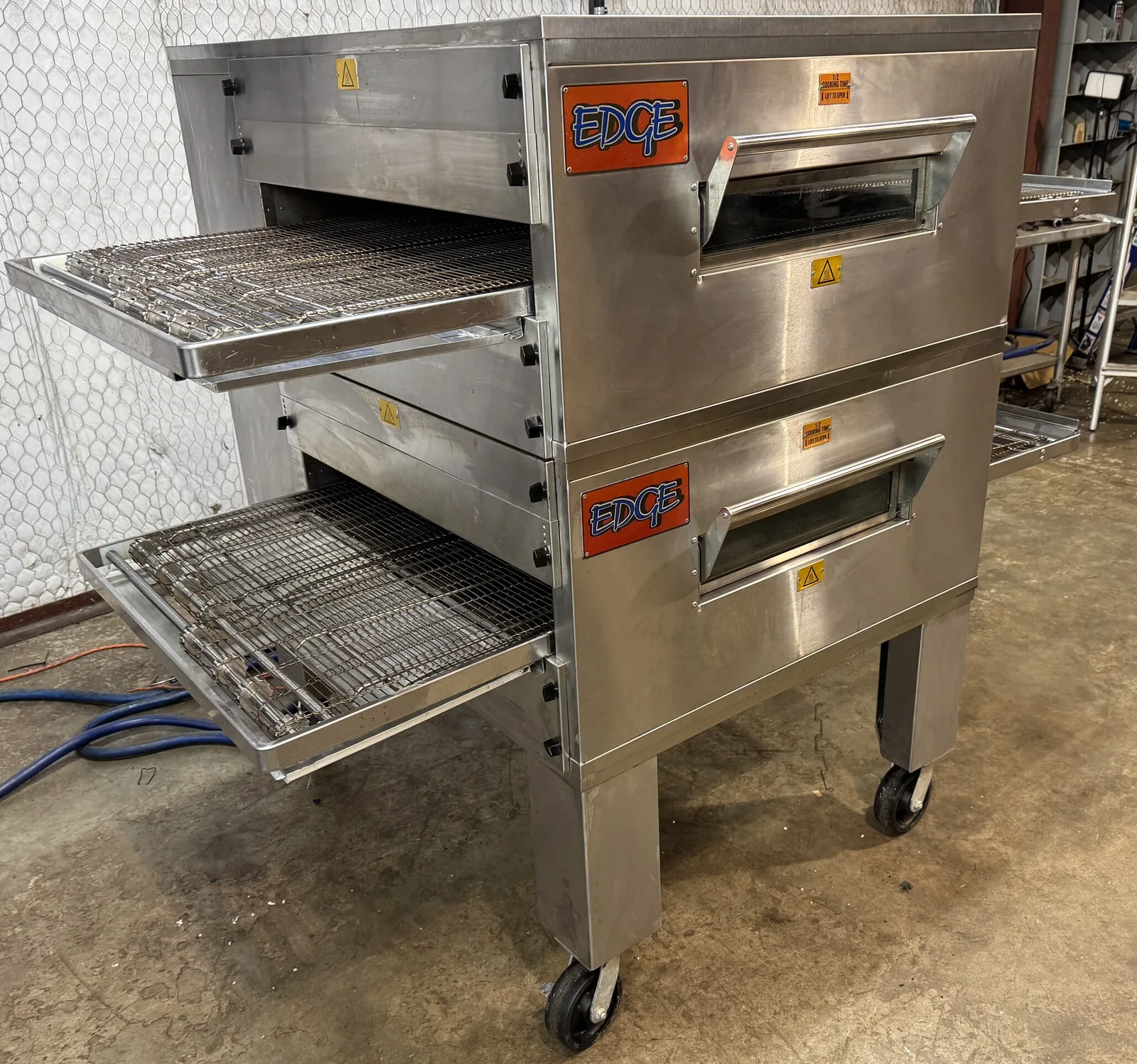 Edge 3240 Conveyor Pizza Ovens thumbnail 2