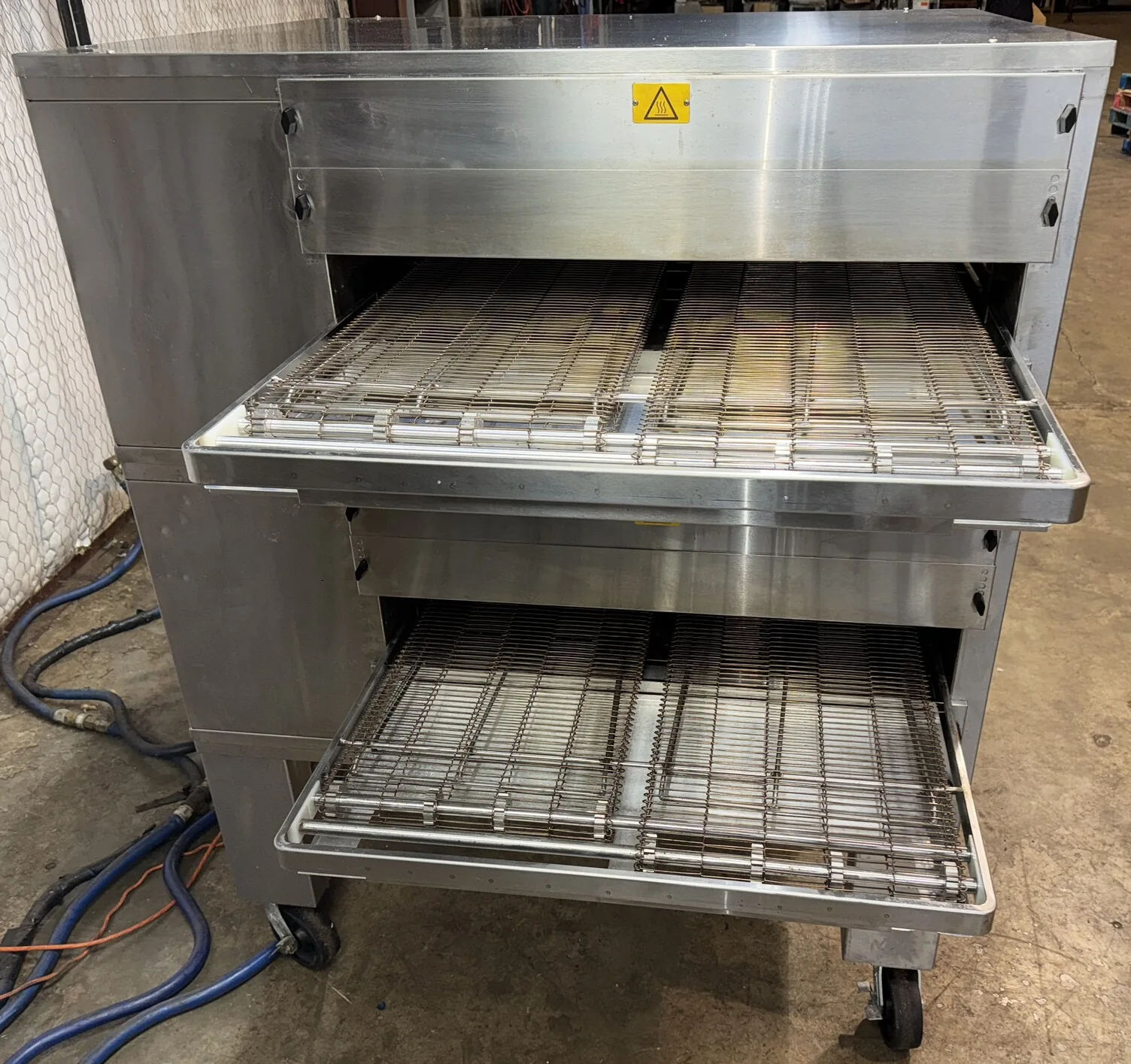 Edge 3240 Conveyor Pizza Ovens thumbnail 3