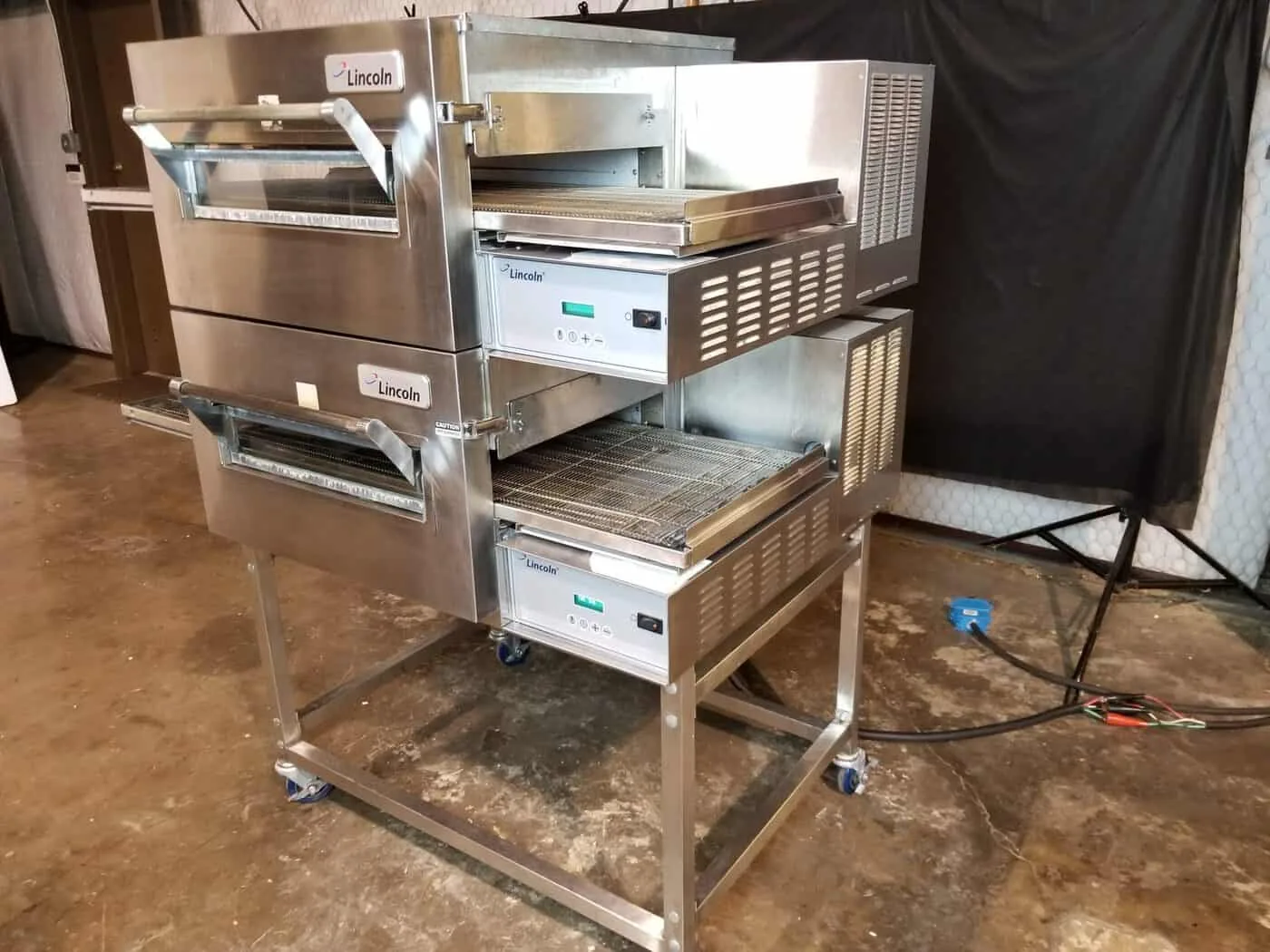 Lincoln Impinger 1132 Pizza Conveyor Oven thumbnail 2