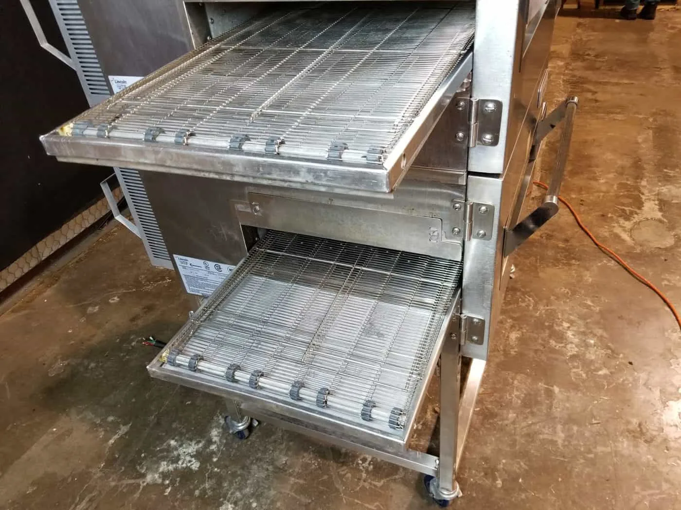 Lincoln Impinger 1132 Pizza Conveyor Oven thumbnail 4