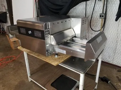 Ovention Matchbox 1718 Electric Pizza Conveyor Oven thumbnail 3