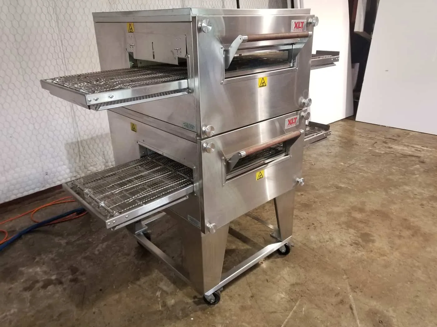 XLT 1832 Natural Gas Conveyor Pizza Ovens