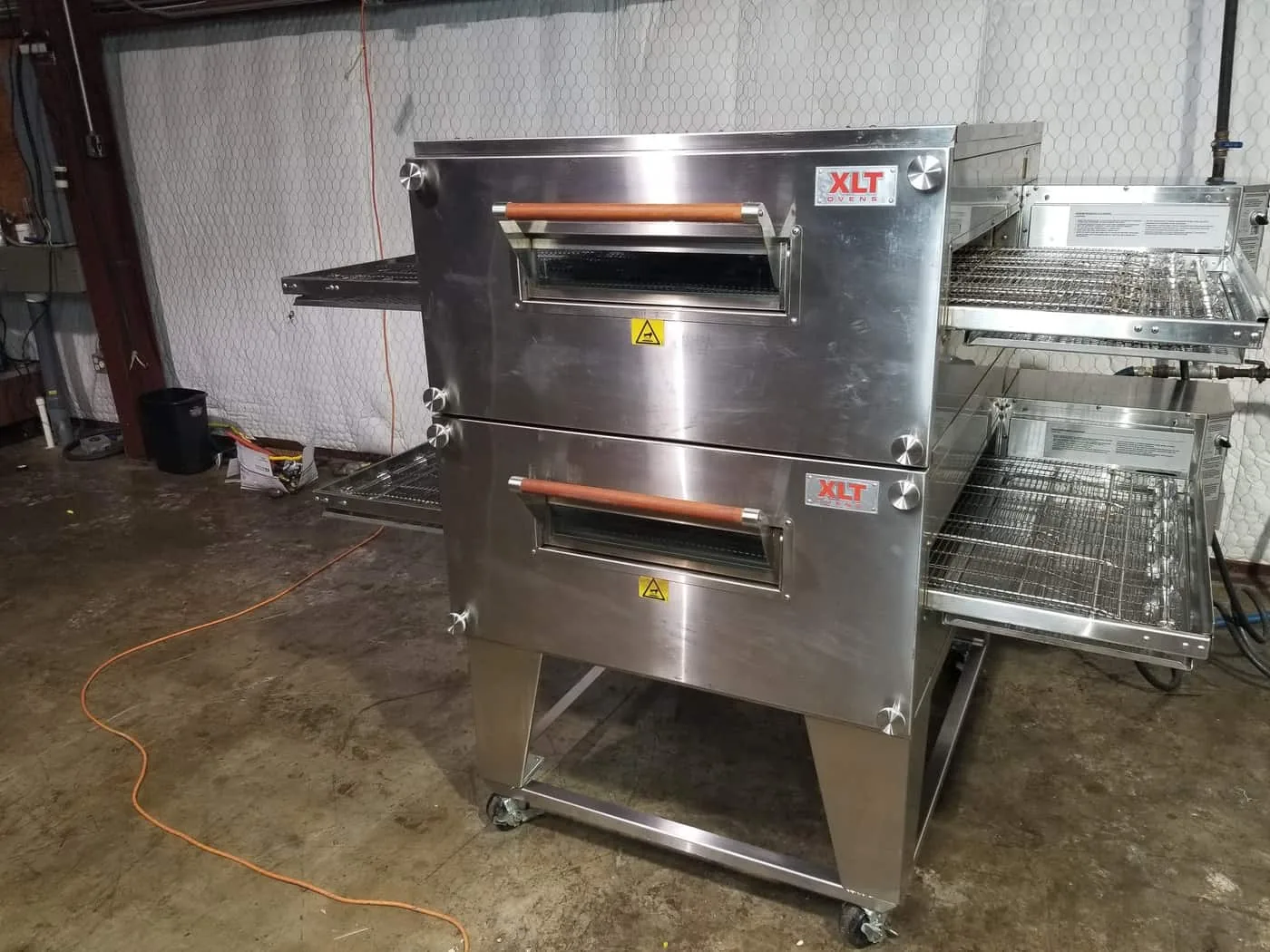 XLT 3240 Conveyor Pizza Ovens