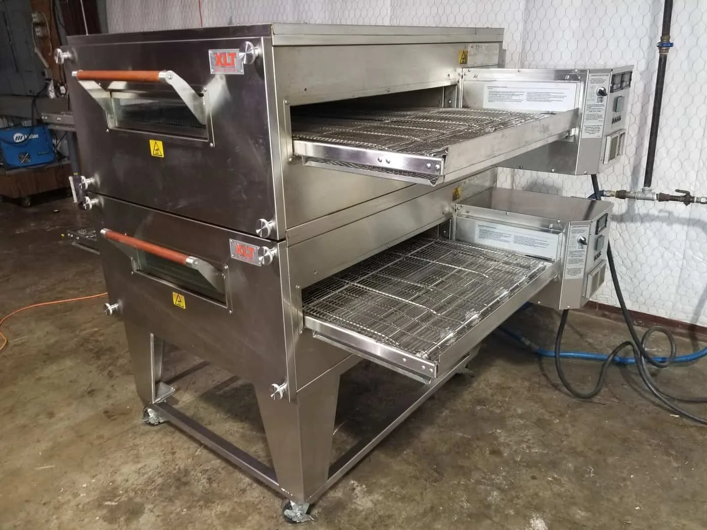 XLT 3240 Conveyor Pizza Ovens thumbnail 3