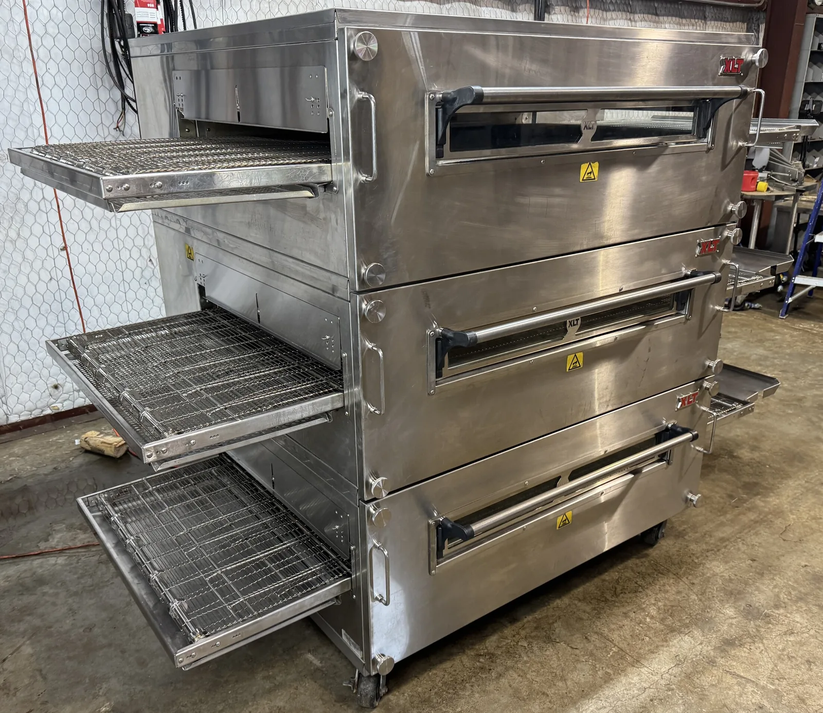 XLT 3255 Natural Gas Pizza Conveyor Ovens thumbnail 2