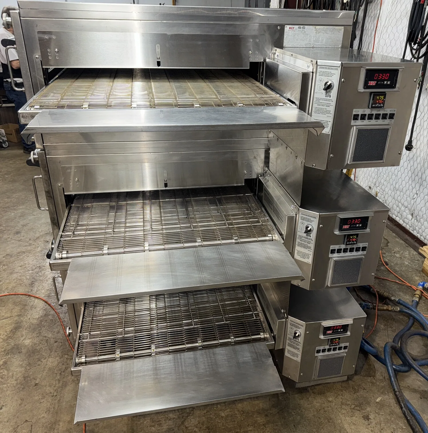XLT 3255 Natural Gas Pizza Conveyor Ovens thumbnail 4