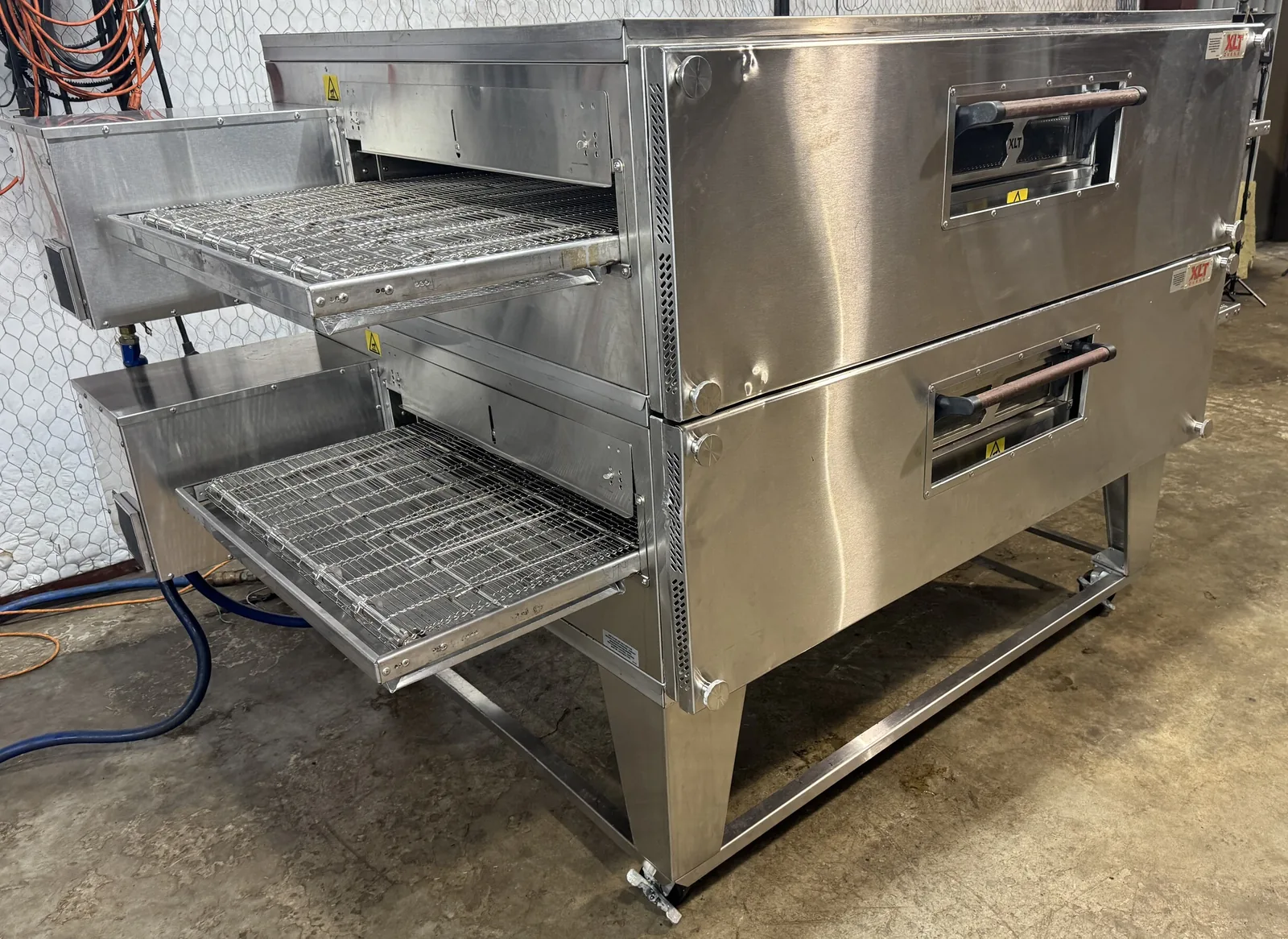 XLT 3270 Natural Gas Pizza Conveyor Ovens thumbnail 2