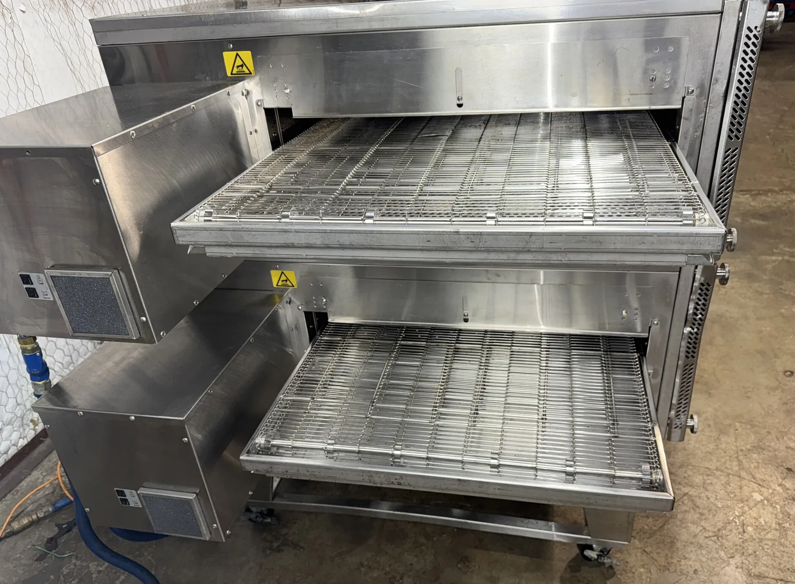 XLT 3270 Natural Gas Pizza Conveyor Ovens thumbnail 4